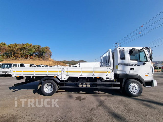 현대 메가트럭 260 단바리 카고 4.5톤 수동 3