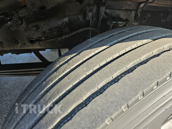 현대 트라고 520 앞축 카고 25톤 오토 11