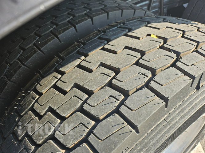 현대 트라고 520 앞축 카고 25톤 오토 9