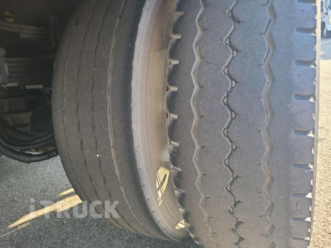 현대 메가트럭 250 단바리 카고 5톤 수동 11