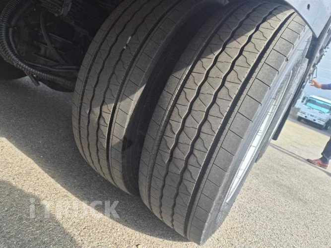 현대 메가트럭 250 후축 윙바디 4.5톤 수동 18