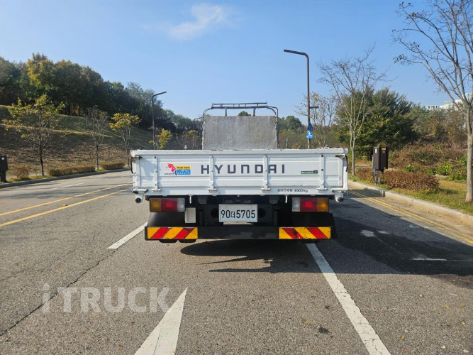 현대 메가트럭 280 후축 카고 4.5톤 수동 4