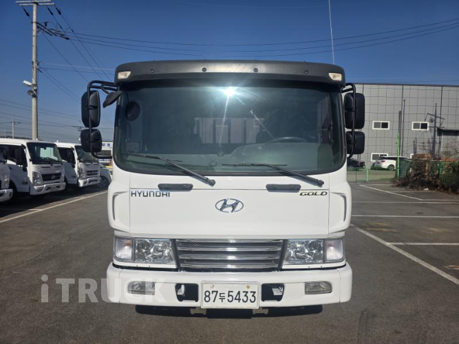 현대 메가트럭 280 단바리 카고 4.5톤 수동 1