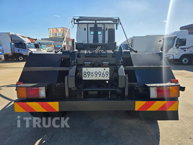 현대 트라고 암롤 440 26톤 수동 앞축 6