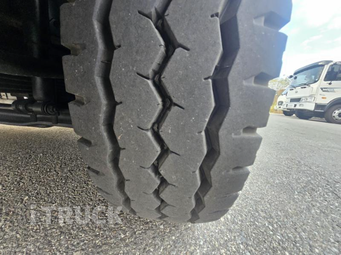 현대 파비스 300 후축 윙바디 8톤 수동 18