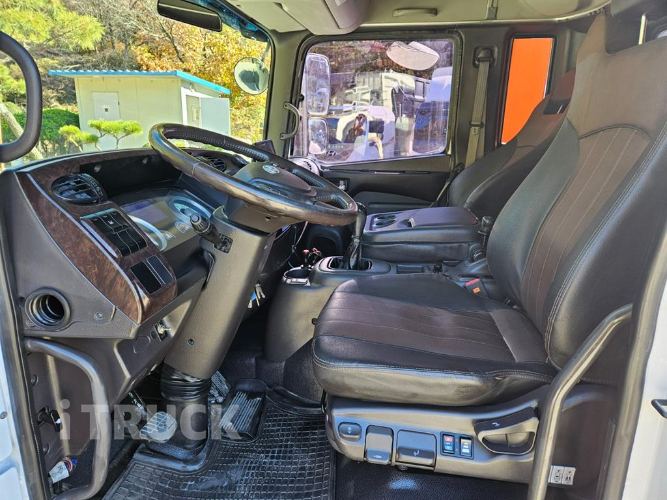 현대 메가트럭 280 앞축 카고 4.5톤 수동 11