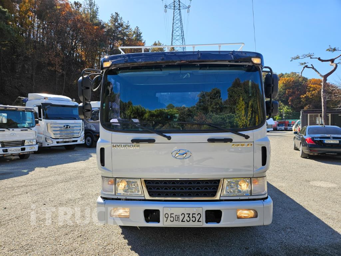 현대 메가트럭 280 앞축 카고 4.5톤 수동 1