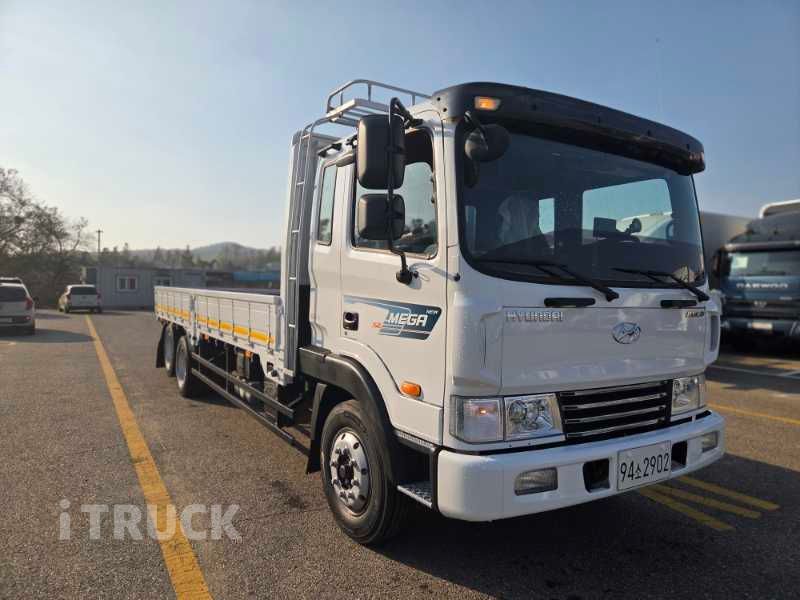 현대 메가트럭 260 후축 카고 4.5톤 수동 1