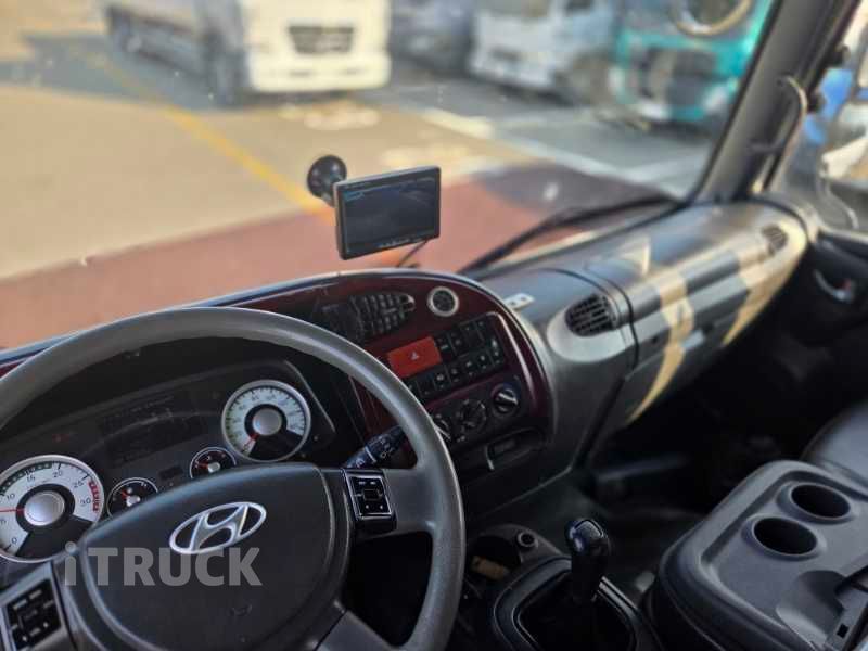 현대 메가트럭 260 후축 카고 4.5톤 수동 18