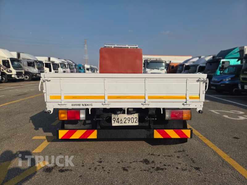 현대 메가트럭 260 후축 카고 4.5톤 수동 5