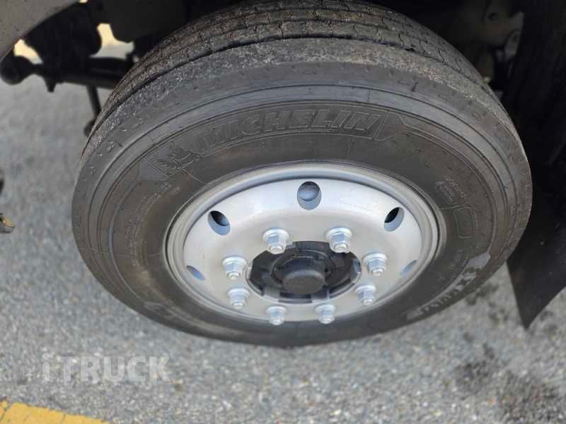 현대 메가트럭 260 후축 카고 4.5톤 수동 9