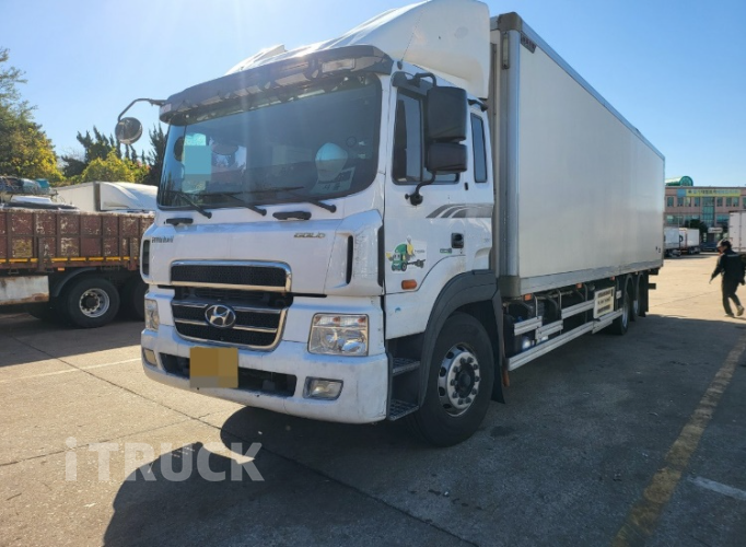 현대 메가트럭 와이드캡 300 후축 냉동탑 7.5톤 수동 0