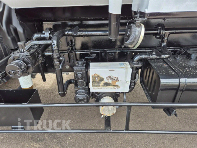 현대 탱크로리 메가트럭 철탱크 10,000L 수동 11