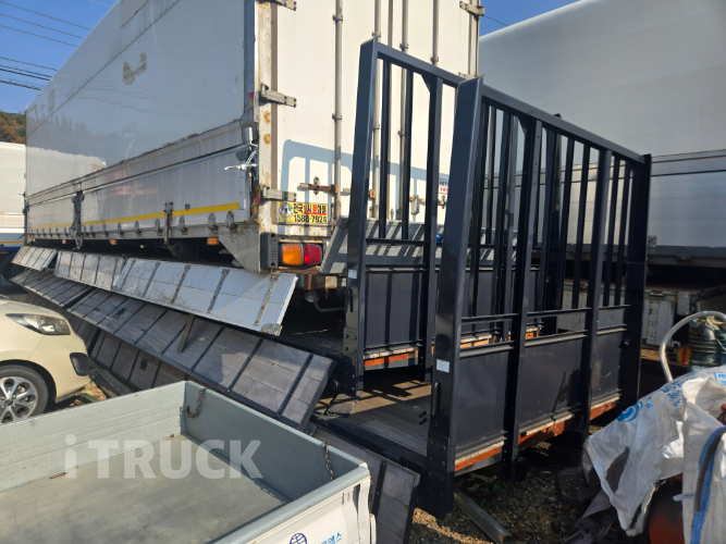 현대 트라고 520 앞사바리 카고 25톤 오토 16