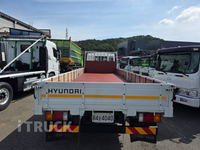 현대 메가트럭 260 앞축 카고 7.5톤 수동 4