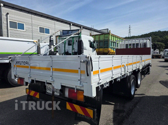 현대 메가트럭 260 앞축 카고 7.5톤 수동 3