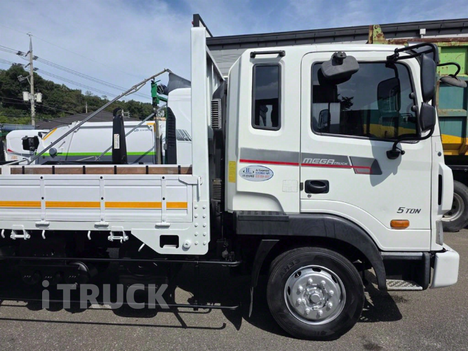 현대 메가트럭 260 앞축 카고 7.5톤 수동 7