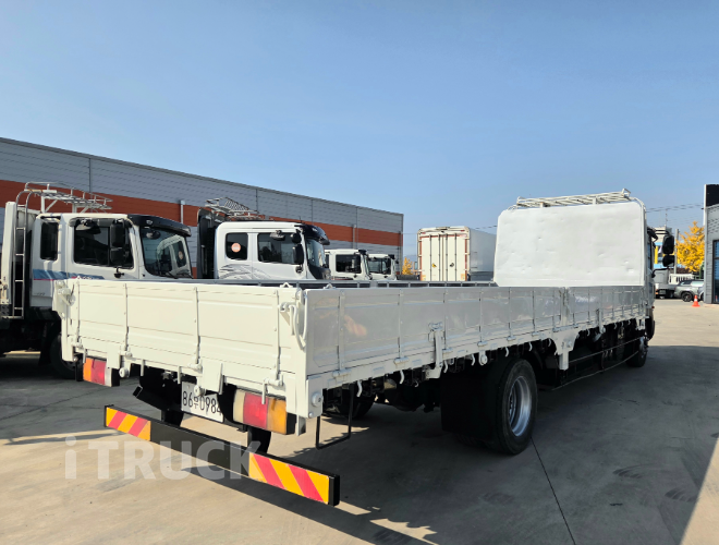 현대 메가트럭 270 후축 카고 4.5톤 수동 3