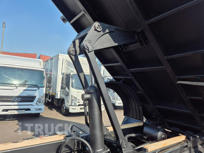 현대 메가트럭 화물덤프 5톤 12