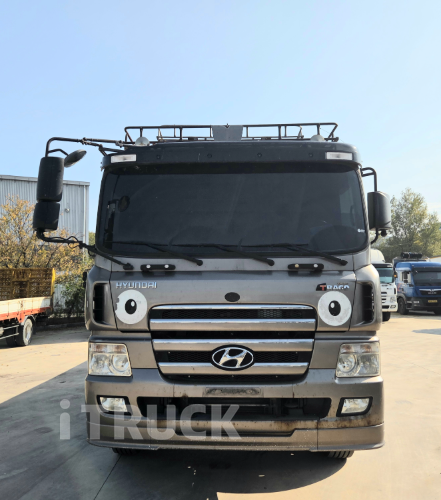 현대 트라고 520 후축 카고 25톤 오토 1