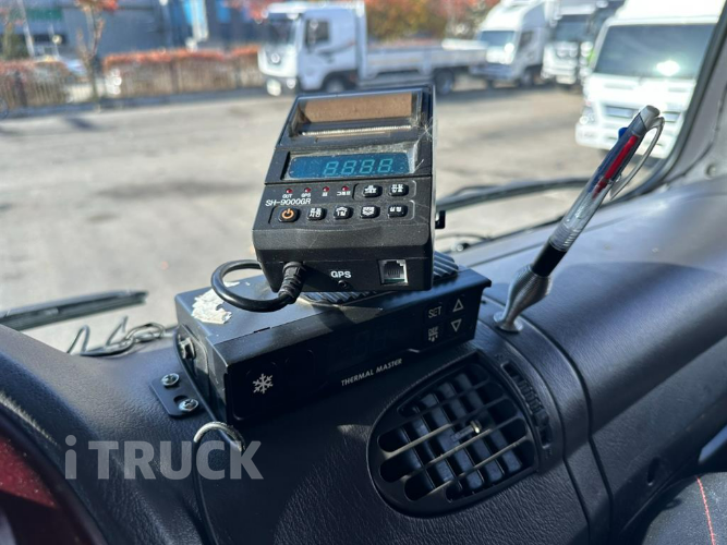 현대 메가트럭 260 십바리 윙바디 4.5톤 수동 17