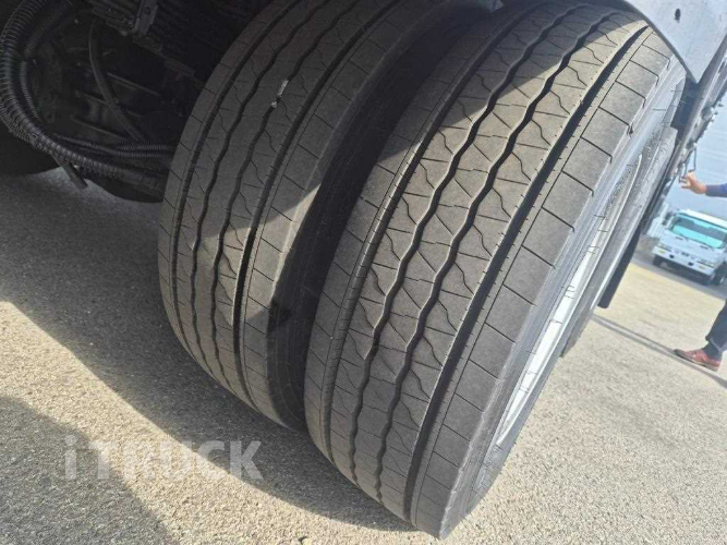 현대 메가트럭 250 후축 윙바디 4.5톤 수동 18