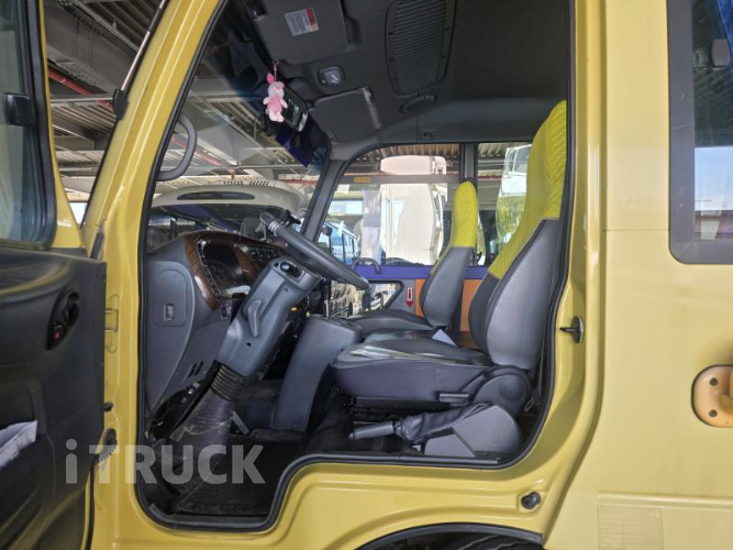 현대 버스 39인승 7