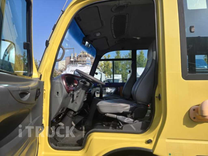 현대 버스 25인승 8