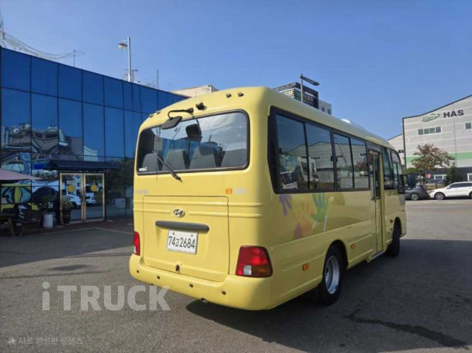 현대 버스 25인승 4