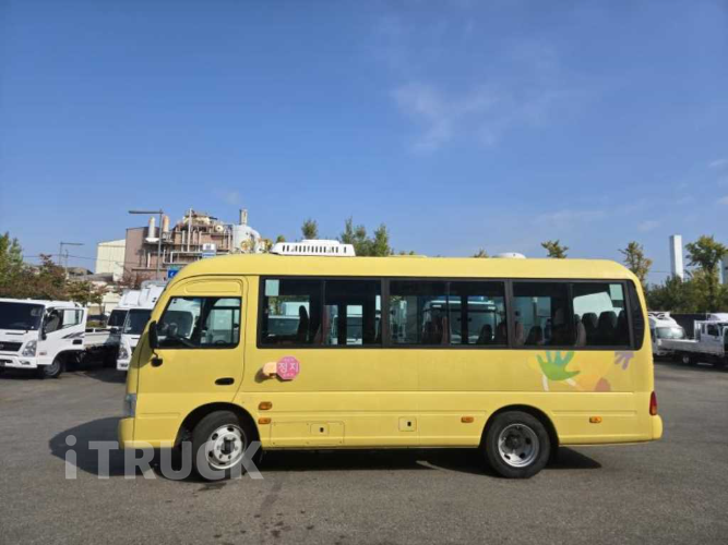 현대 버스 25인승 3