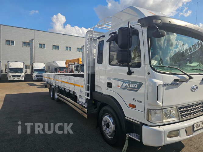현대 메가트럭 280 앞축 카고 4.5톤 수동 2