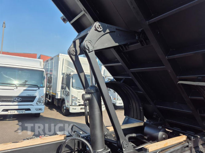 현대 메가트럭 화물덤프 5톤 12