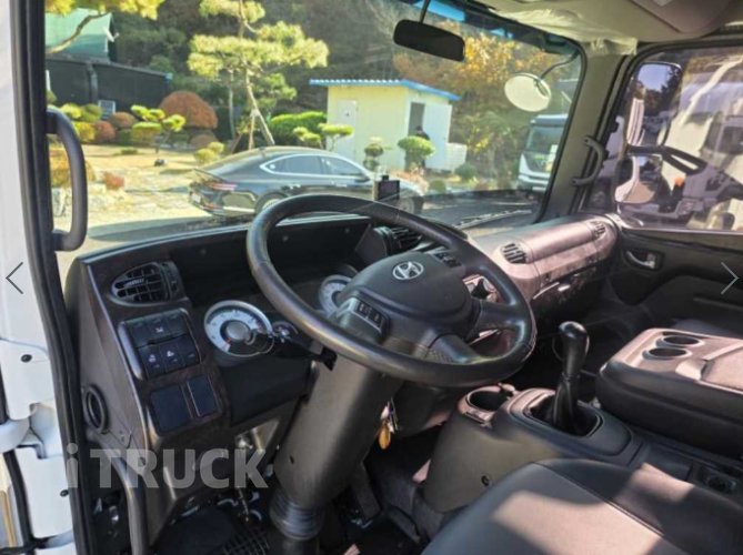 현대 메가트럭 280 단바리 카고 5톤 수동 11