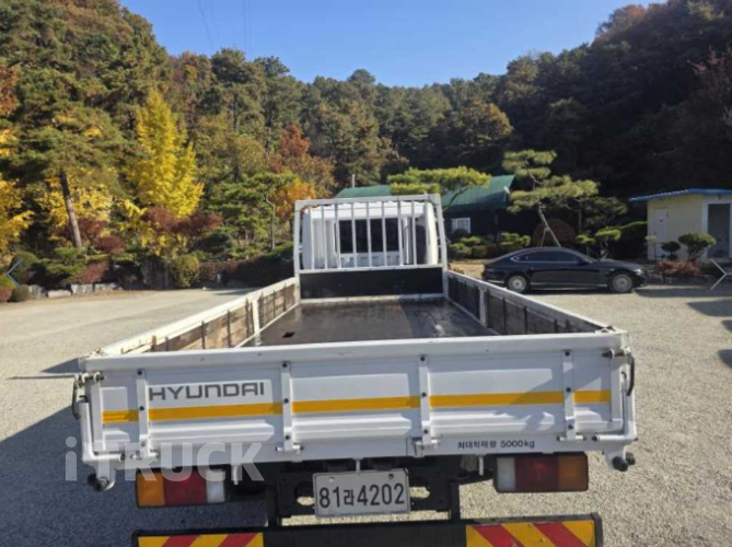 현대 메가트럭 280 단바리 카고 5톤 수동 9