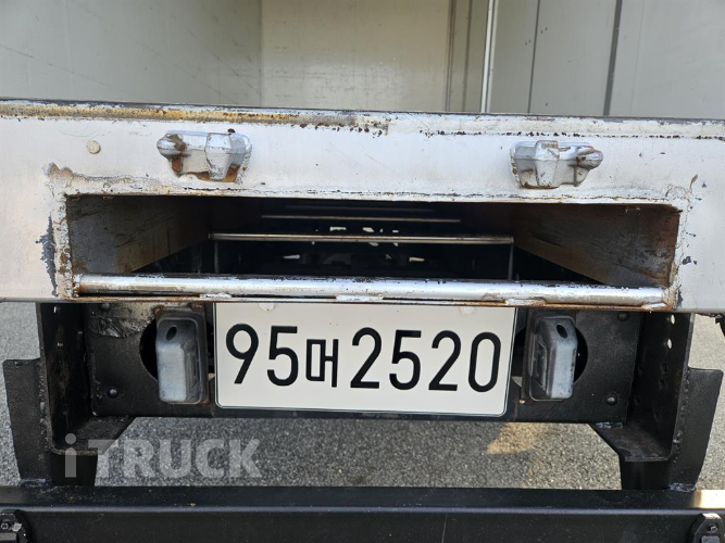 현대 메가트럭 260 단바리 익스하이탑 4.5톤 수동 11