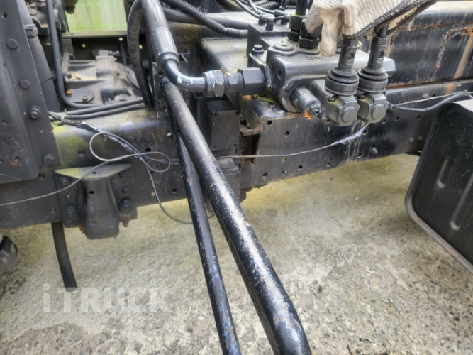 현대 메가트럭 암롤 255 5톤 수동 단바리 11