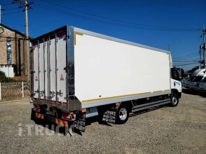 타타대우 더쎈 4톤 광폭 냉동탑 투냉 조르다 3