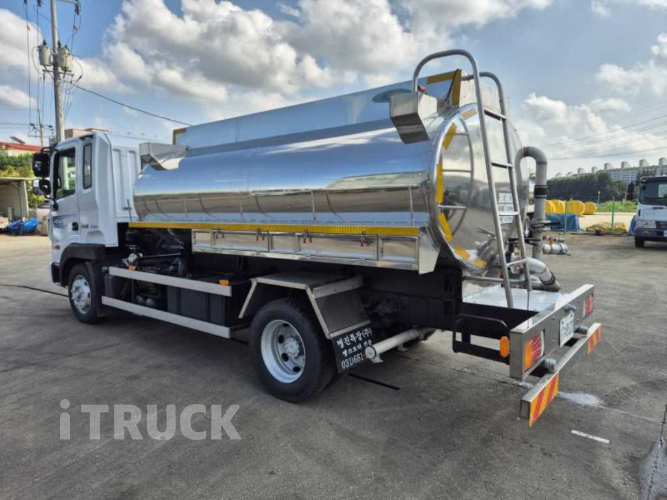 현대 살수차 메가트럭 스텐탱크 8,000L 수동 0