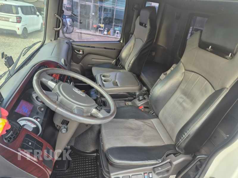 현대 메가트럭 260 단바리 윙바디 5톤 수동 11