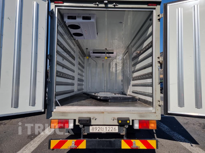 현대 올뉴마이티 2.5톤 냉동탑 7