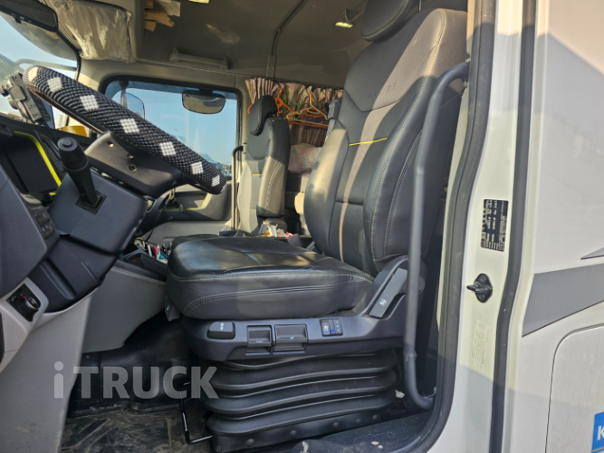 현대 파비스 300 후축 윙바디 8.1톤 오토 15