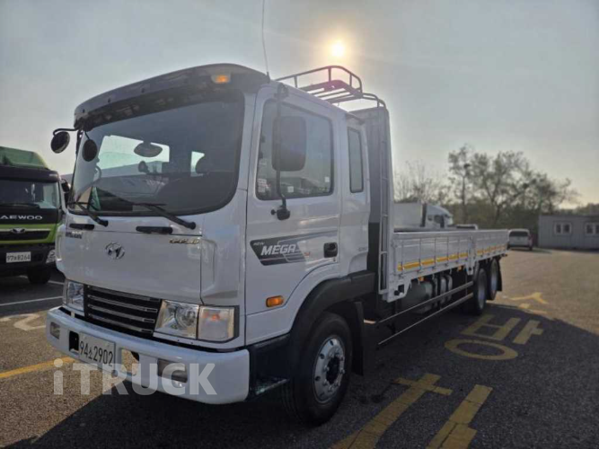 현대 메가트럭 260 후축 카고 4.5톤 수동 1