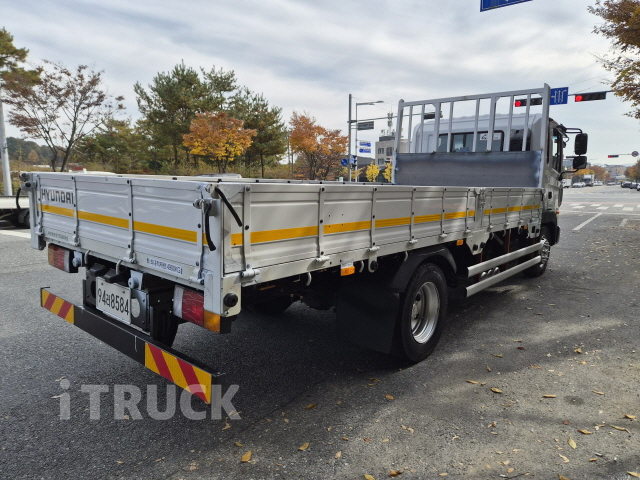 현대 메가트럭 250 단바리 카고 5톤 수동