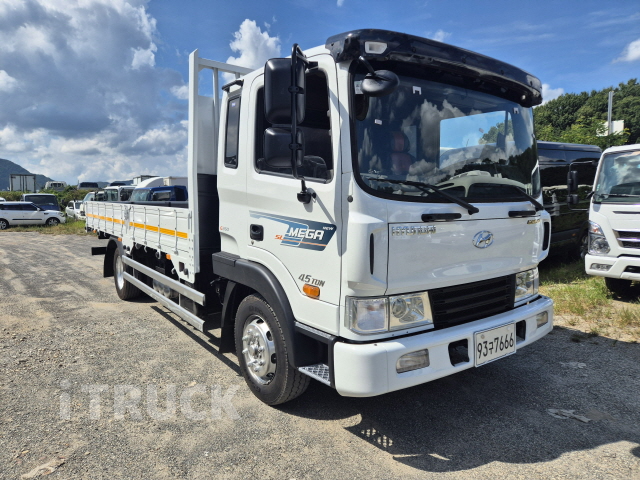 현대 메가트럭 260 단바리 카고 4.5톤 수동 1