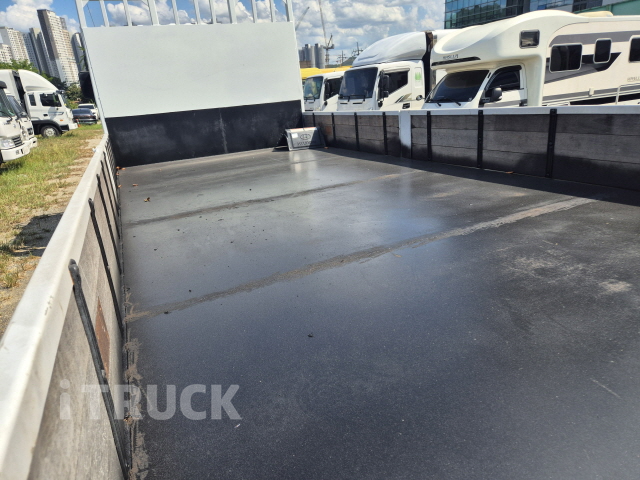 현대 메가트럭 260 단바리 카고 4.5톤 수동 8