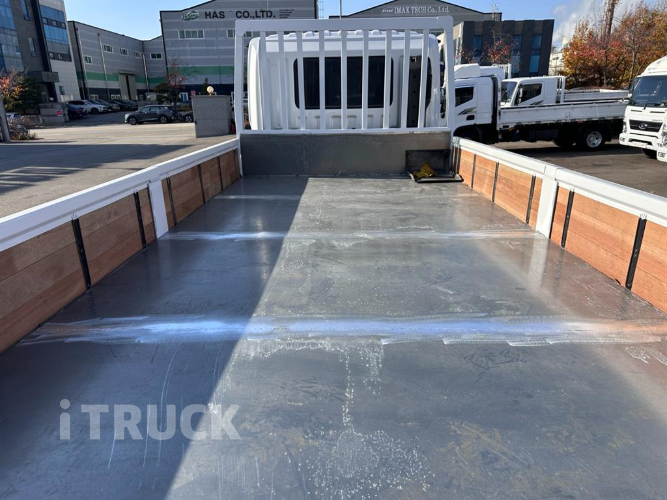 현대 메가트럭 250 단바리 카고 4.5톤 오토 9