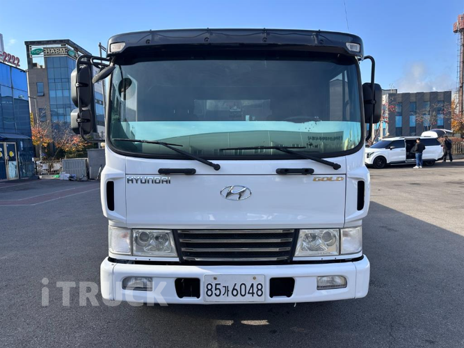 현대 메가트럭 250 단바리 카고 4.5톤 오토 1