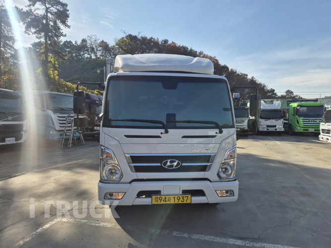 현대 올뉴마이티 3.5톤 광폭 표준탑 슈퍼캡 1