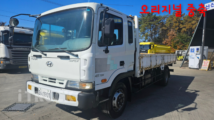 현대 메가트럭 225 단바리 카고 4.5톤 수동