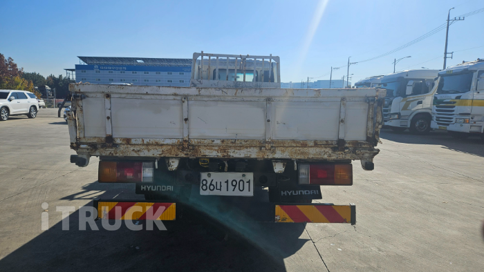 현대 메가트럭 225 단바리 카고 4.5톤 수동 4